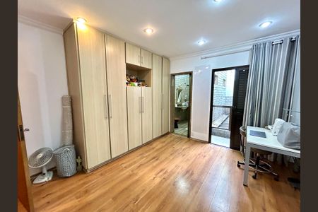 Casa à venda com 220m², 3 quartos e 2 vagas Casa à venda com 220m², 3 quartos e 2 vagasQuarto Suíte 2