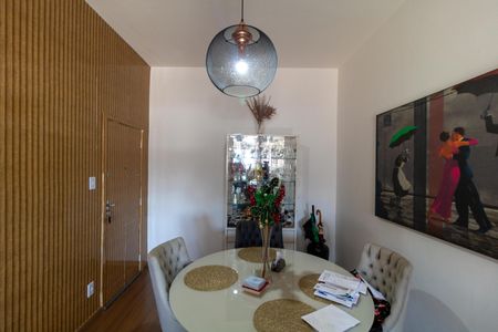 Apartamento à venda com 88m², 2 quartos e sem vagaSalas