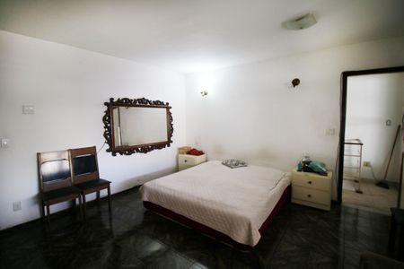 Casa à venda com 280m², 5 quartos e 3 vagasQuarto 2 - Suíte