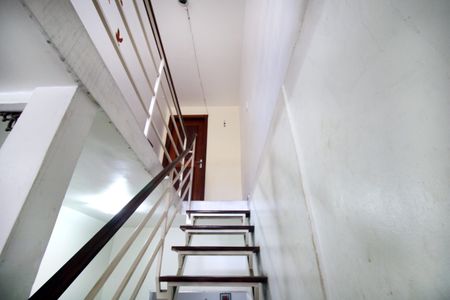 Casa à venda com 280m², 5 quartos e 3 vagasEscada 2º piso