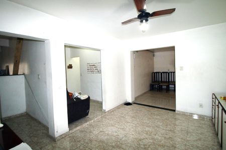 Casa à venda com 280m², 5 quartos e 3 vagasCozinha e Copa