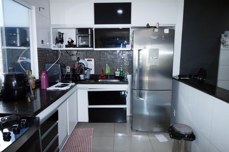 Casa à venda com 280m², 5 quartos e 3 vagasCozinha