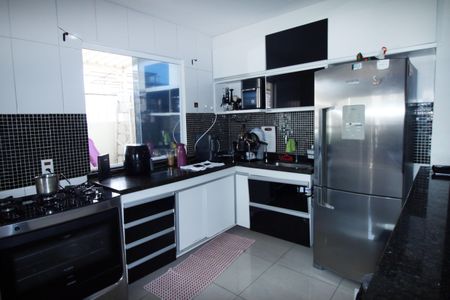 Casa à venda com 280m², 5 quartos e 3 vagasCozinha