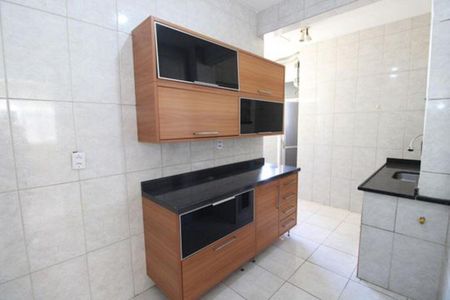 Apartamento para alugar com 68m², 3 quartos e sem vaga