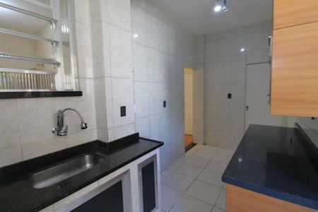 Apartamento para alugar com 68m², 3 quartos e sem vaga