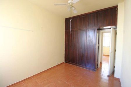 Apartamento para alugar com 68m², 3 quartos e sem vaga