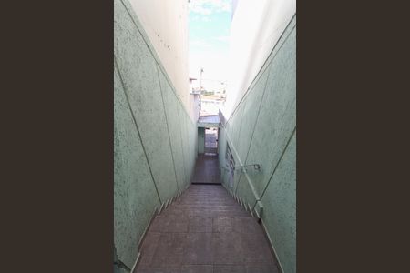 Casa à venda com 190m², 3 quartos e 2 vagasEscada