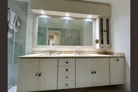 Apartamento à venda com 258m², 3 quartos e 2 vagasBanheiro da Suíte 3