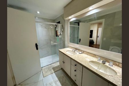 Apartamento à venda com 258m², 3 quartos e 2 vagasBanheiro da Suíte 3