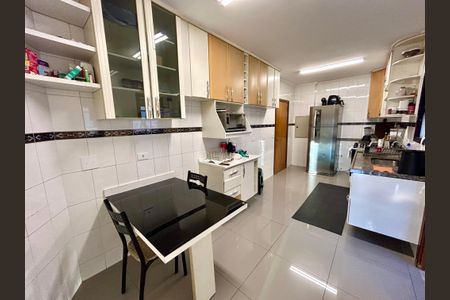 Apartamento à venda com 258m², 3 quartos e 2 vagasCozinha