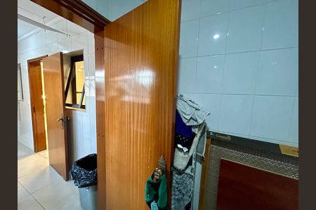 Apartamento à venda com 258m², 3 quartos e 2 vagasBanheiro 2 / Despensa 