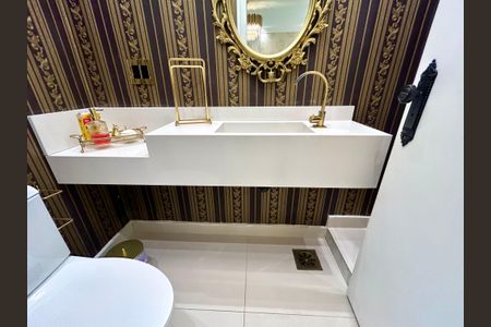 Apartamento à venda com 258m², 3 quartos e 2 vagasBanheiro 1