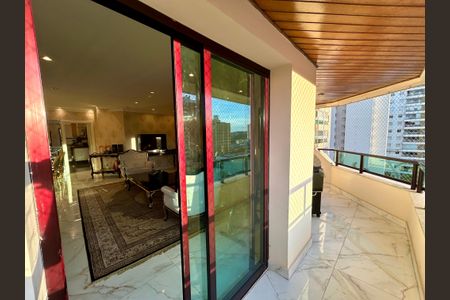 Apartamento à venda com 258m², 3 quartos e 2 vagasVaranda da Sala