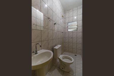 Casa para alugar com 55m², 1 quarto e sem vaga Casa para alugar com 55m², 1 quarto e sem vagaBanheiro