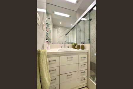 Apartamento à venda com 107m², 2 quartos e 1 vaga