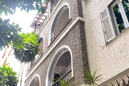 Apartamento à venda com 107m², 2 quartos e 1 vaga