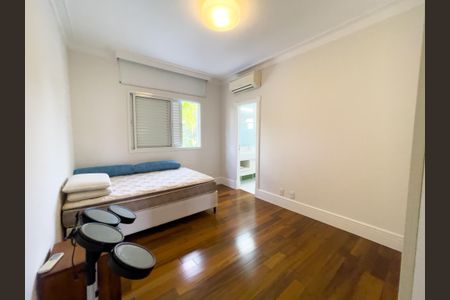 Casa de condomínio à venda com 460m², 4 quartos e 3 vagas Casa de condomínio à venda com 460m², 4 quartos e 3 vagasFoto 29