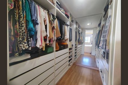 Apartamento para alugar com 360m², 4 quartos e 3 vagasCloset da Suíte 1