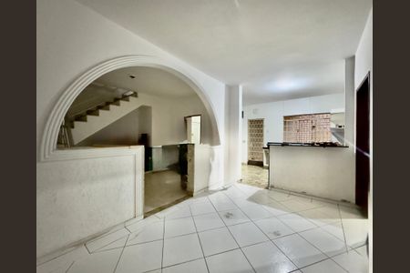 Casa para alugar com 445m², 4 quartos e 2 vagas