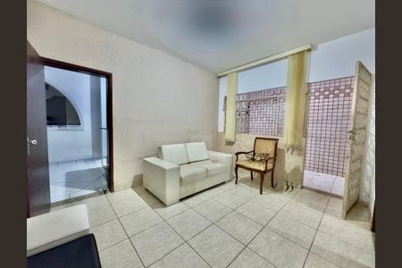 Casa para alugar com 445m², 4 quartos e 2 vagas