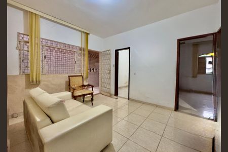 Casa para alugar com 445m², 4 quartos e 2 vagas