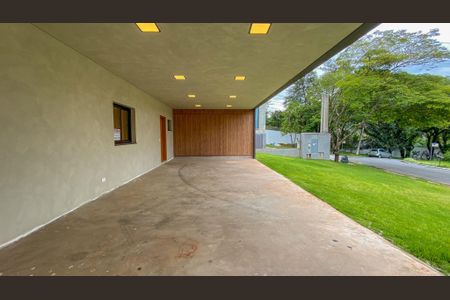 Casa de condomínio à venda com 363m², 4 quartos e 5 vagas Casa de condomínio à venda com 363m², 4 quartos e 5 vagasFoto 02