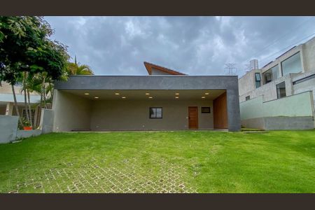 Casa de condomínio à venda com 363m², 4 quartos e 5 vagas Casa de condomínio à venda com 363m², 4 quartos e 5 vagasFoto 01