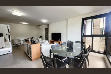 Apartamento à venda com 65m², 2 quartos e 2 vagasSala