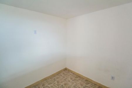 Quarto de casa para alugar com 1 quarto, 75m² em Realengo, Rio de Janeiro