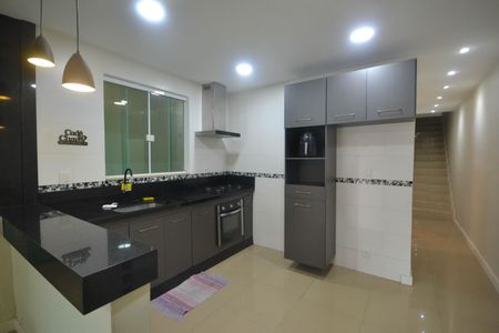 Casa para alugar com 150m², 2 quartos e 2 vagasCozinha