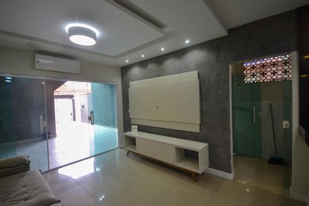 Sala de casa para alugar com 2 quartos, 150m² em Andrade Araujo, Nova Iguaçu