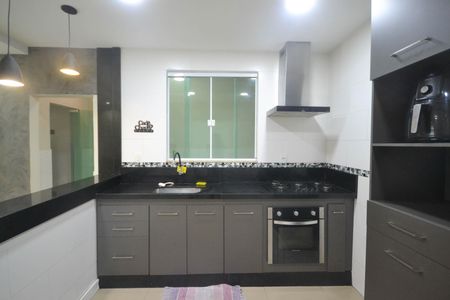 Casa para alugar com 150m², 2 quartos e 2 vagasCozinha