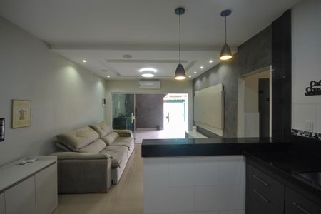 Casa para alugar com 150m², 2 quartos e 2 vagasCozinha