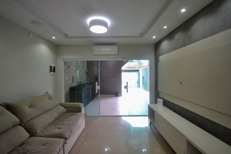 Casa para alugar com 150m², 2 quartos e 2 vagasSala