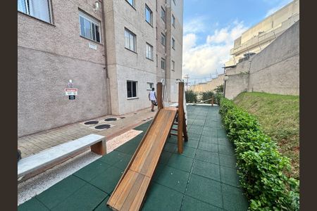 Apartamento à venda com 37m², 2 quartos e sem vaga Apartamento à venda com 37m², 2 quartos e sem vagaÁrea comum - Playground