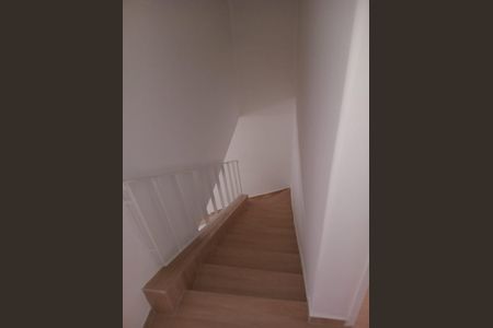 Corredor de casa à venda com 3 quartos, 100m² em Vila Nivi, São Paulo