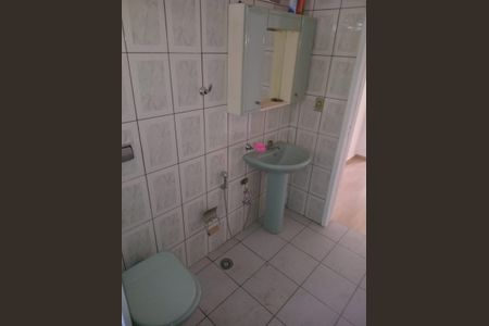 Casa à venda com 100m², 3 quartos e 2 vagas Casa à venda com 100m², 3 quartos e 2 vagasBanheiro 1