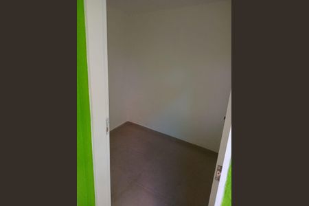 Casa à venda com 100m², 3 quartos e 2 vagas Casa à venda com 100m², 3 quartos e 2 vagasCorredor