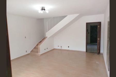Casa à venda com 100m², 3 quartos e 2 vagas Casa à venda com 100m², 3 quartos e 2 vagasSala