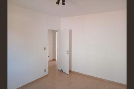 Casa à venda com 100m², 3 quartos e 2 vagas Casa à venda com 100m², 3 quartos e 2 vagasQuarto