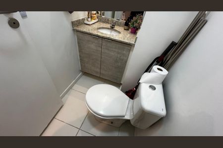 Apartamento à venda com 82m², 2 quartos e 1 vaga Apartamento à venda com 82m², 2 quartos e 1 vagaLavabo