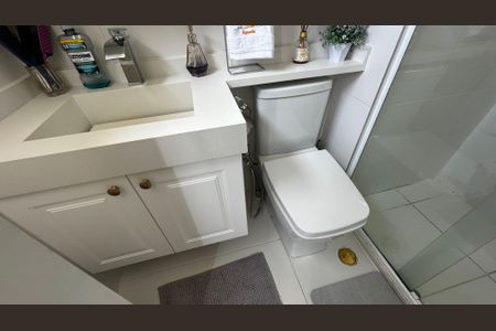 Apartamento à venda com 82m², 2 quartos e 1 vaga Apartamento à venda com 82m², 2 quartos e 1 vagaBanheiro quarto 1