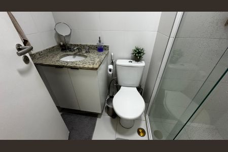 Apartamento à venda com 82m², 2 quartos e 1 vaga Apartamento à venda com 82m², 2 quartos e 1 vagaBanheiro Social