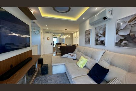 Apartamento à venda com 82m², 2 quartos e 1 vaga Apartamento à venda com 82m², 2 quartos e 1 vagaSala
