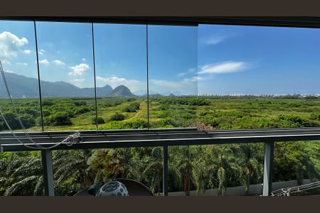Apartamento à venda com 82m², 2 quartos e 1 vaga Apartamento à venda com 82m², 2 quartos e 1 vagaVaranda