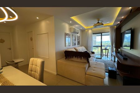 Apartamento à venda com 82m², 2 quartos e 1 vaga Apartamento à venda com 82m², 2 quartos e 1 vagaSala