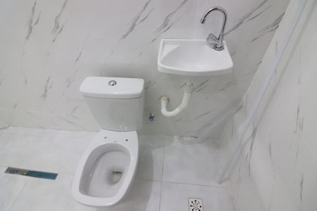 Apartamento para alugar com 72m², 2 quartos e 1 vagaQuarto 2 - Suíte Banheiro 