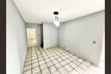 Casa à venda com 130m², 2 quartos e 1 vagaSala