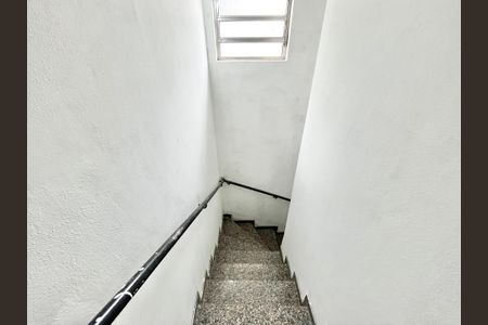 Casa à venda com 130m², 2 quartos e 1 vagaEscada