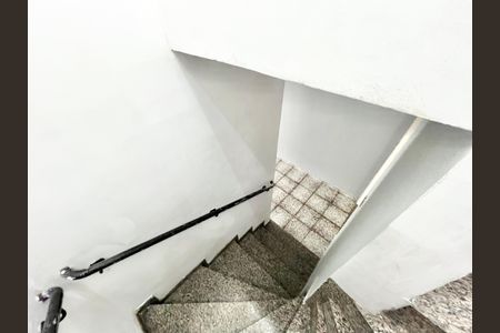 Casa à venda com 130m², 2 quartos e 1 vagaEscada